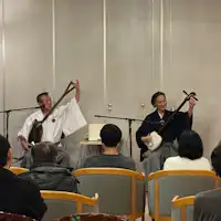 การร่วมมือระหว่างซึการุชามิเซ็งและชามิเซ็งพลั่ว