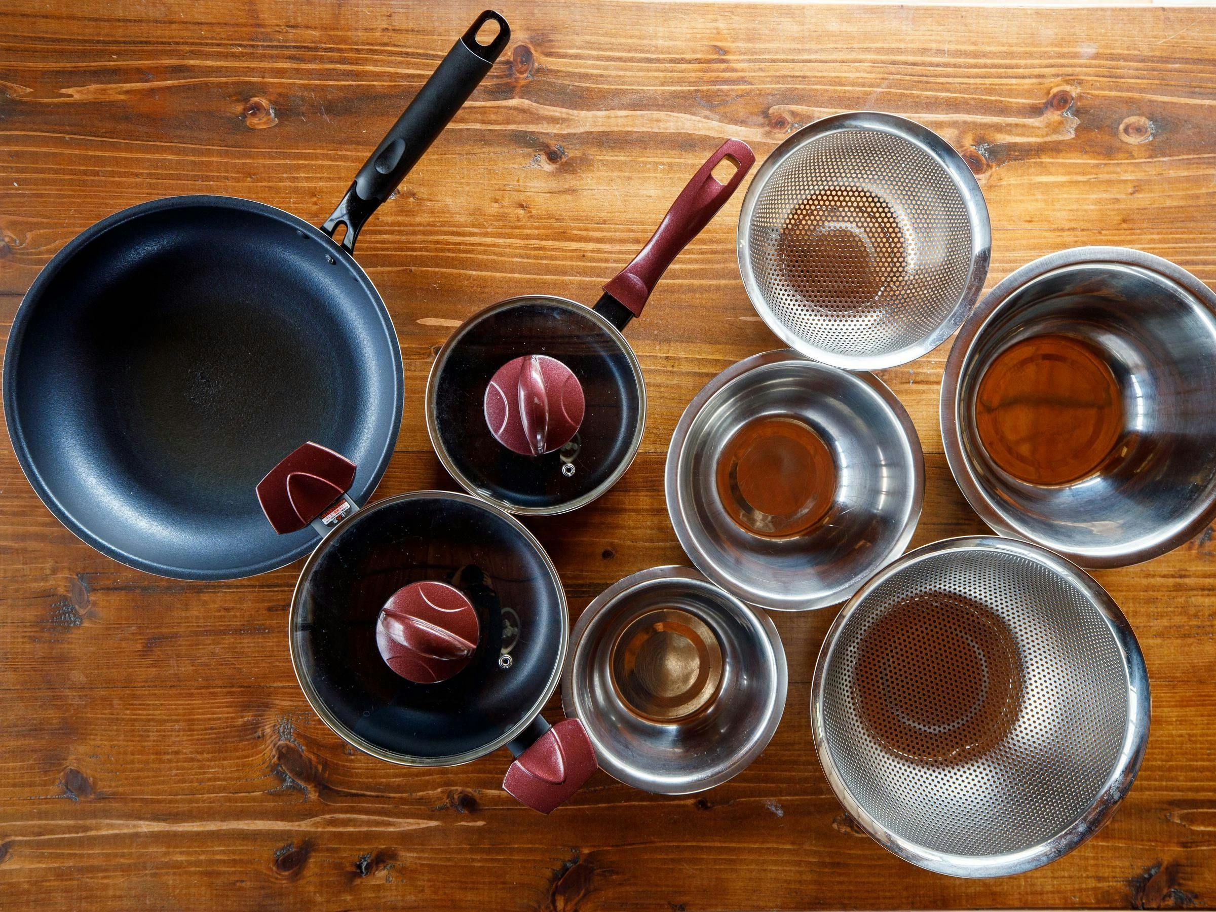 <บ้านของลิลลี่> ห้องครัวและเครื่องใช้บนโต๊ะอาหาร