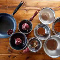 <บ้านของลิลลี่> ห้องครัวและเครื่องใช้บนโต๊ะอาหาร