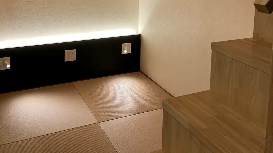 K.M.H Art Hotel by Kure Morisawa