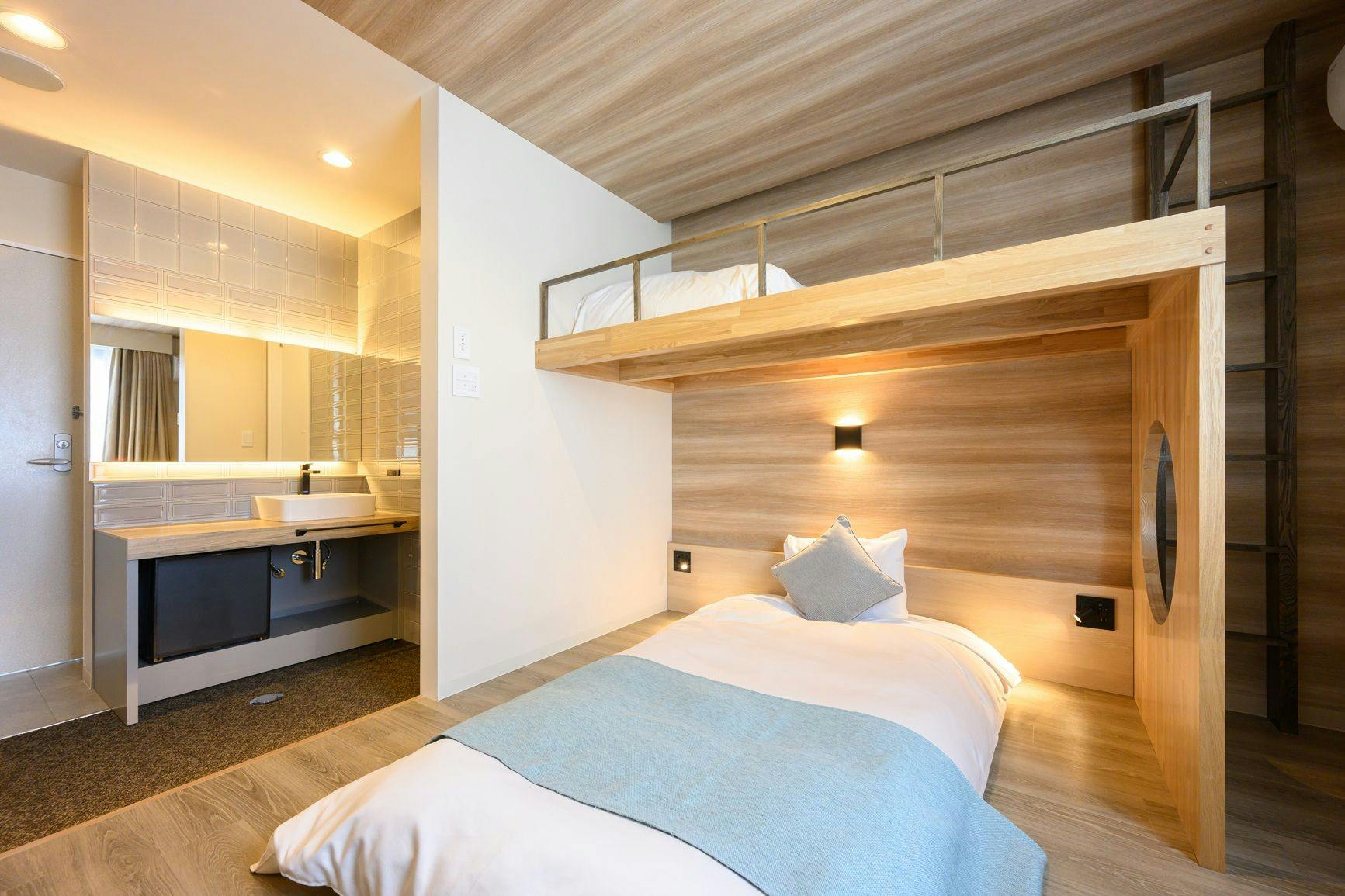 Contoh Kamar Semi-Suite Loft – Bebas Rokok