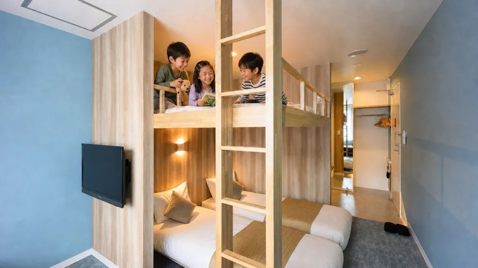K.M.H Art Hotel by Kure Morisawa