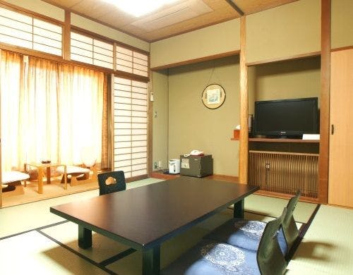 洋間にソファー付き【和室10畳＋洋間】