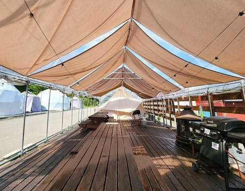 コットンテント２棟+屋根付きBBQスペース