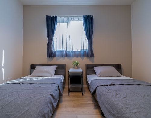 シングルベッド2台のお部屋が2つ