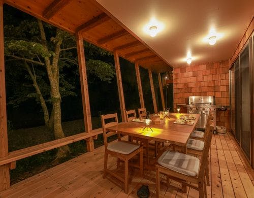 ウッドデッキ・夜