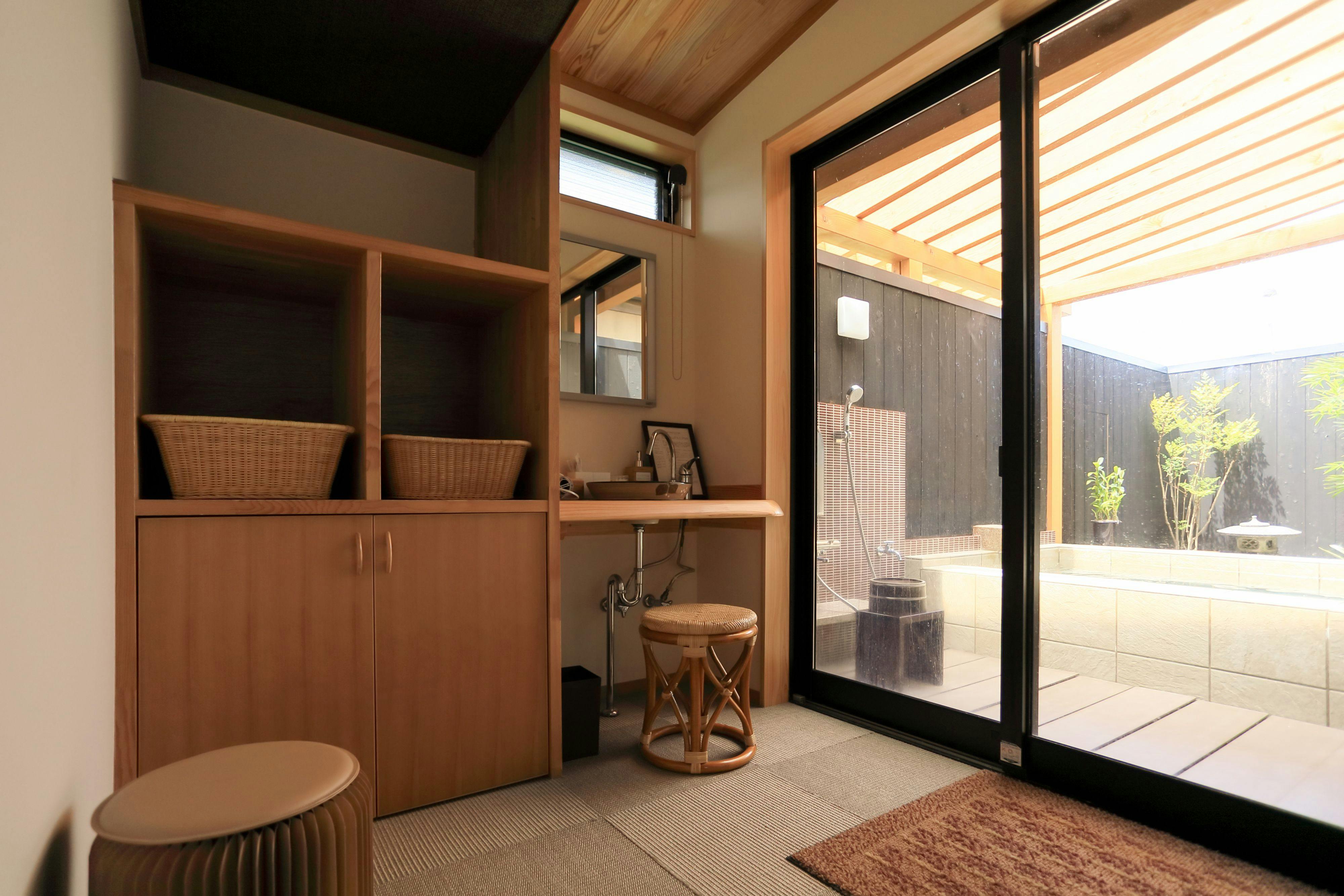 露天溫泉更衣室