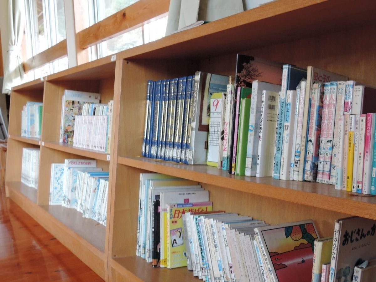 มีหนังสือหลากหลายประเภทให้เลือก