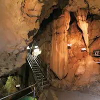 หนึ่งในสามถ้ำหินปูนที่สำคัญของญี่ปุ่น 'Ryugado'