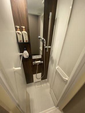 Kamar mandi shower