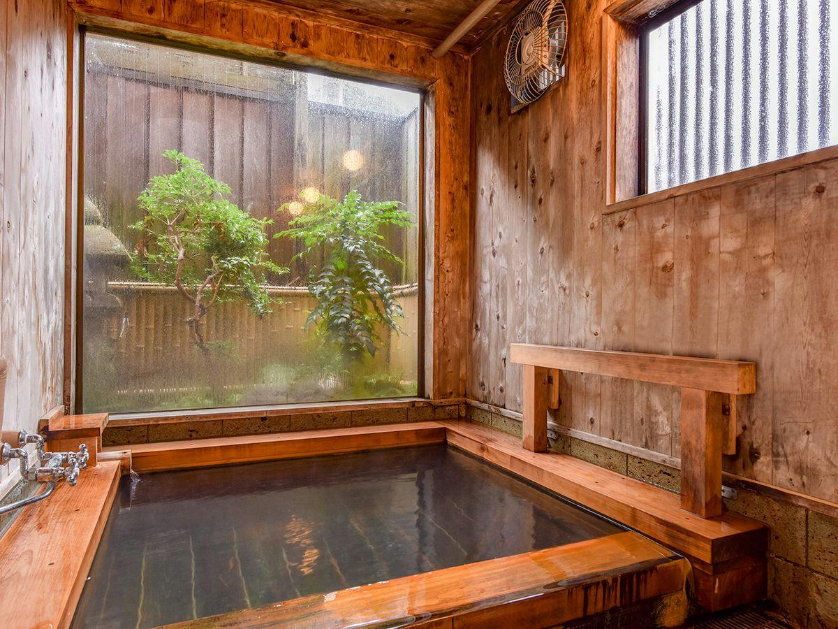 Iwaseyumoto Onsen Hinoki Bath Inn Bunke