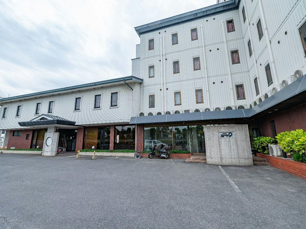 Business Hotel Route 9