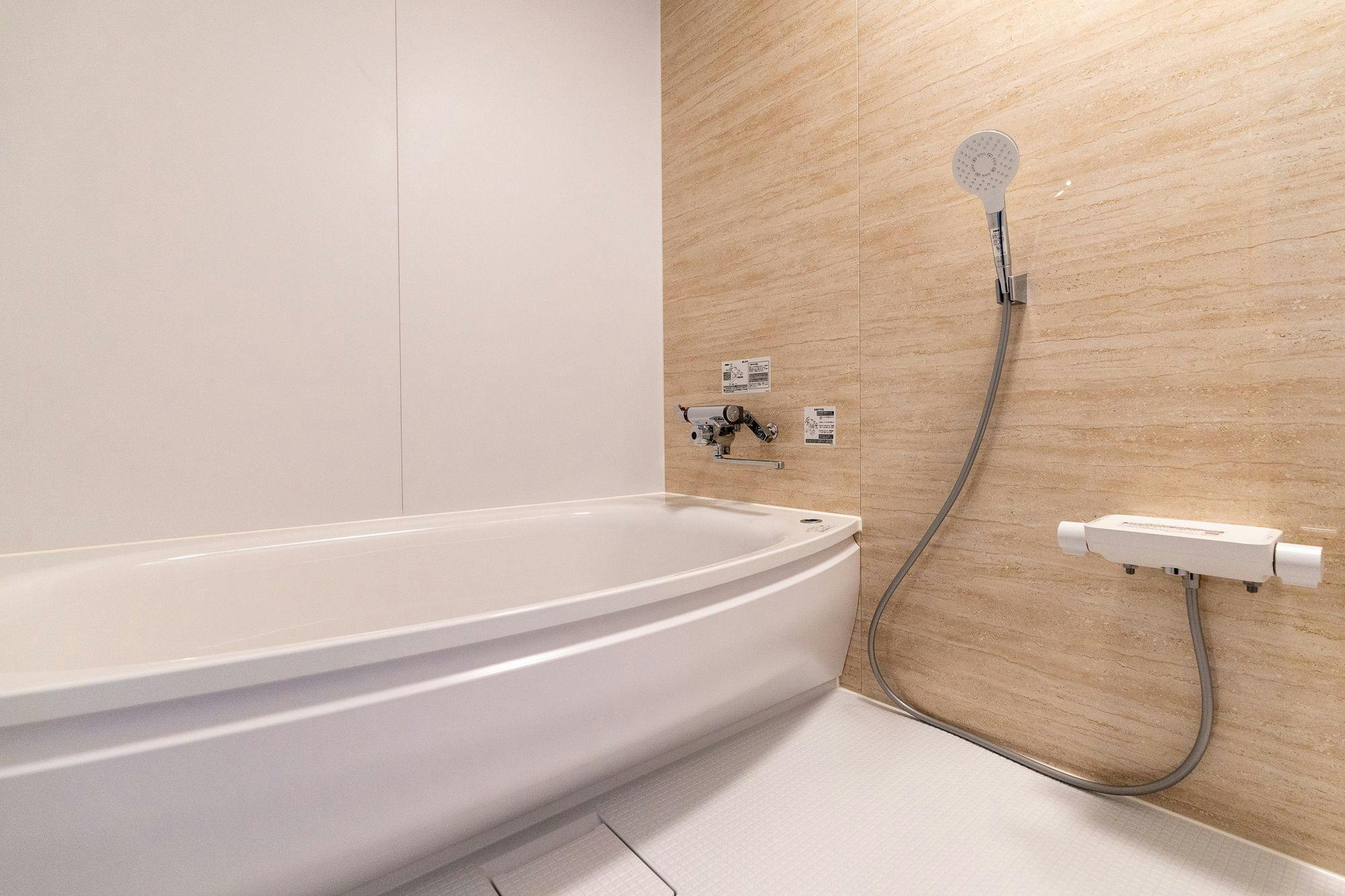 ห้องอาบน้ำ①