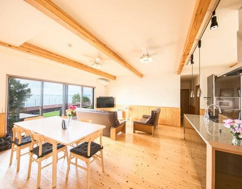 リビングダイニング全景