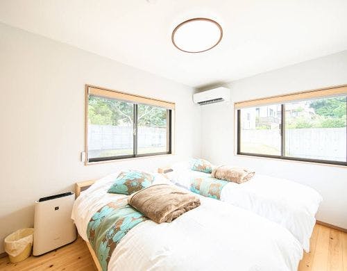 寝室2：シングルベッド×2