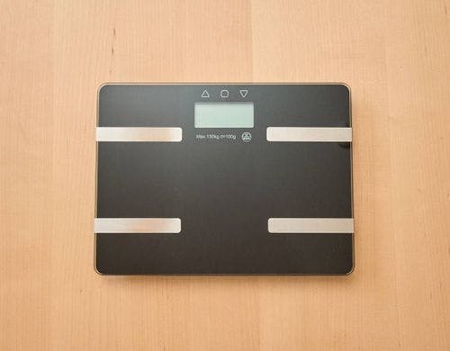 部屋備品：体重計