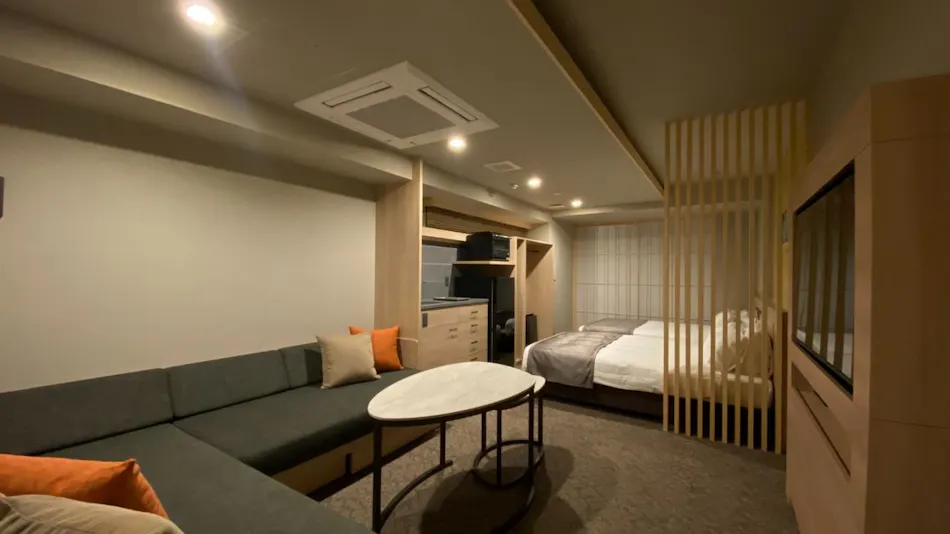 Premium Apart MONday Kyoto Gojo