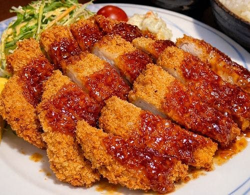 朝から肉盛りとんかつ御前