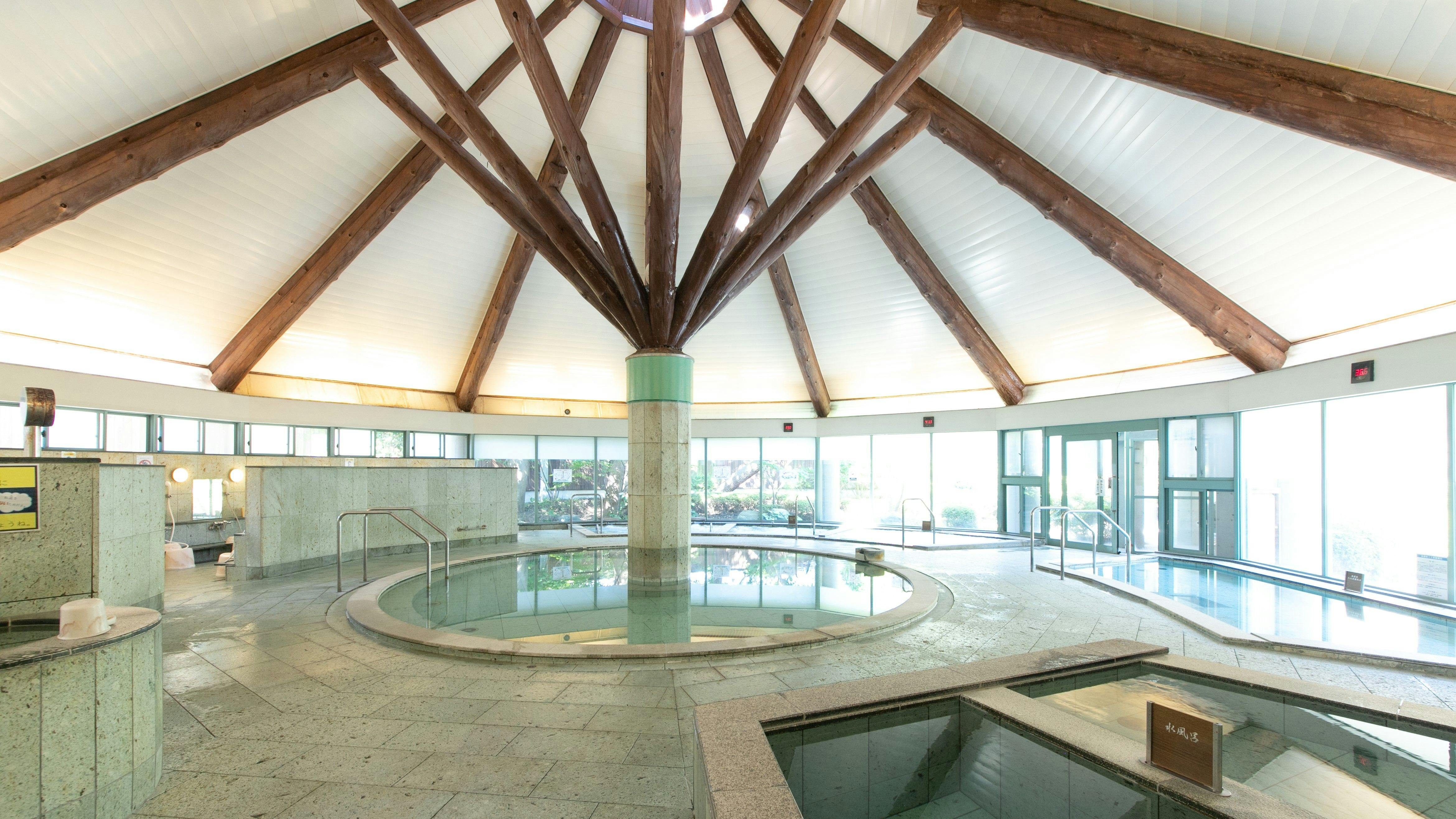 สิ่งอำนวยความสะดวกที่อยู่ติดกัน: ห้องอาบน้ำรวมขนาดใหญ่ของ O-Yu Land ★