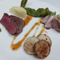 Lebih suka hidangan daging daripada menu set.