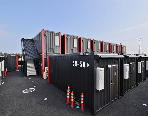 部屋外観（階段）