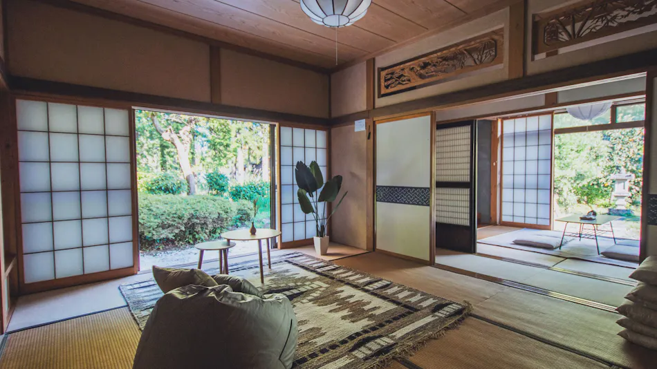 AKIYATO Active Art Hotel