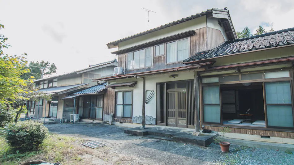 AKIYATO Active Art Hotel