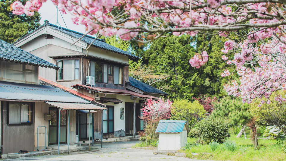 AKIYATO Active Art Hotel