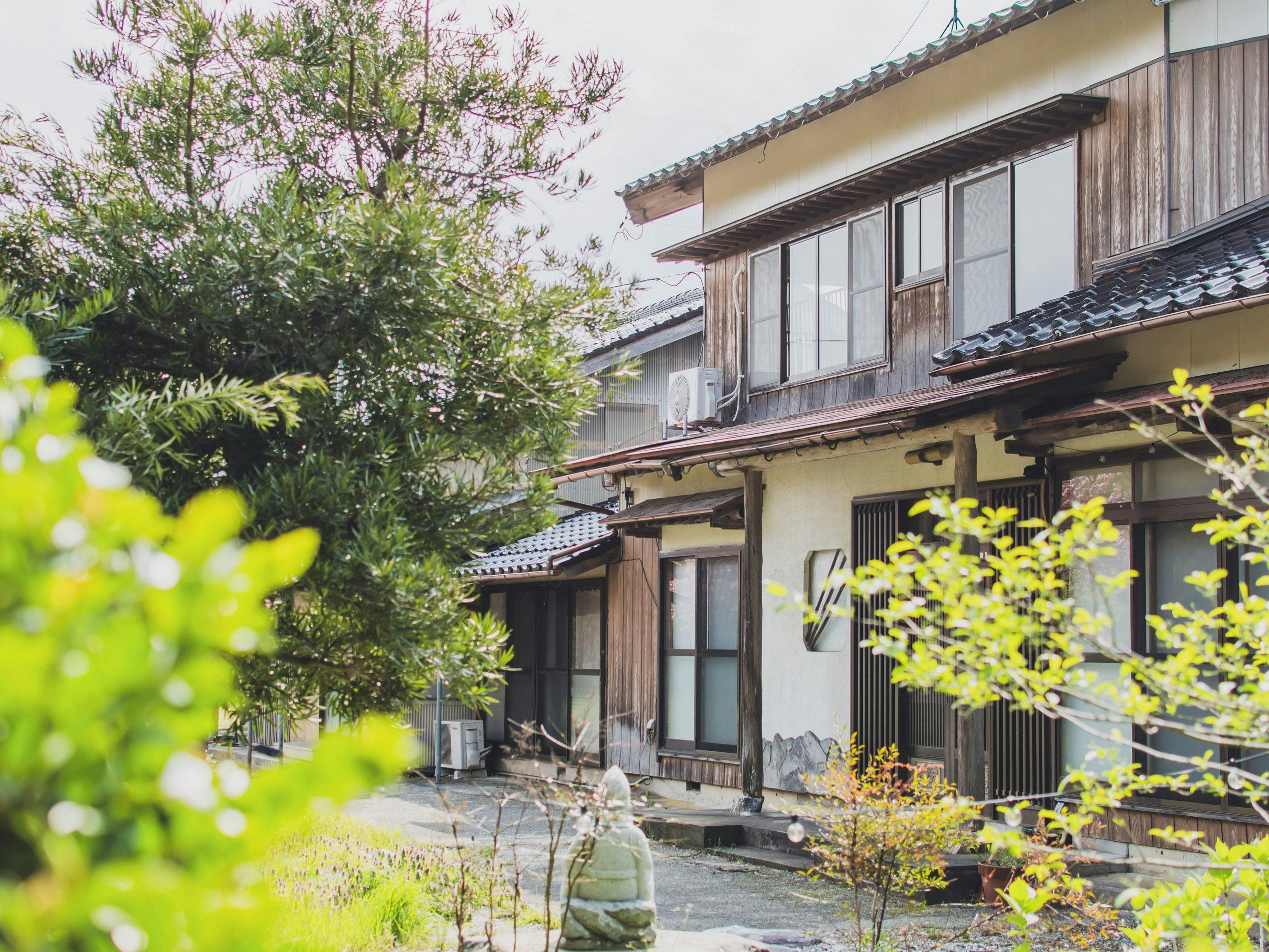 AKIYATO Active Art Hotel