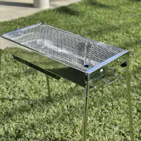 Anda dapat menikmati BBQ di taman.