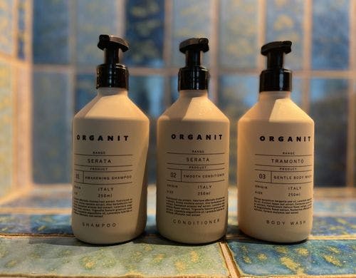 シャワールームのアメニティ