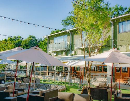 天気のいい日は是非テラスで