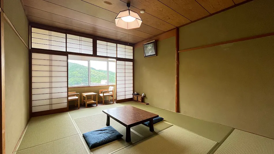 Lakeside Accommodation Overlooking Mikawa Lake - Mikawaji