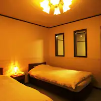 【ห้องพักสไตล์ญี่ปุ่นและตะวันตก】บรรยากาศยามเย็น
