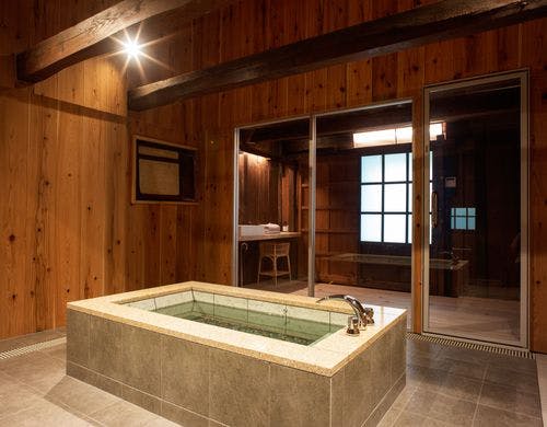 魚屋町阡　吹き抜けのお風呂