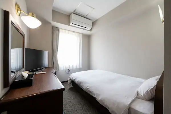 ห้องพักเดี่ยว (เตียงซิมมอนส์ / ปลอดบุหรี่)