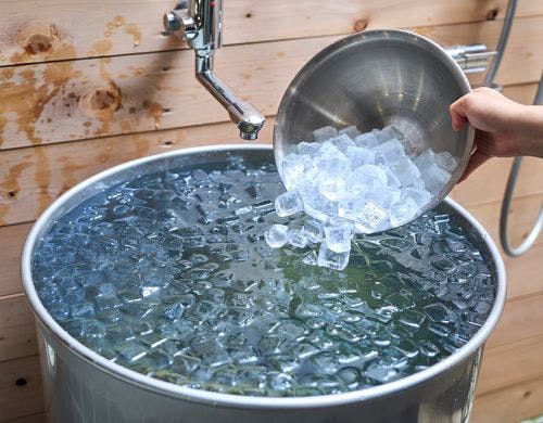 テラスには製氷機も設置