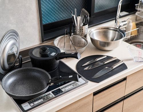 フライパンなど調理家電揃ってます