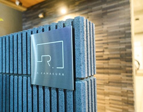 建物入口のサインボード