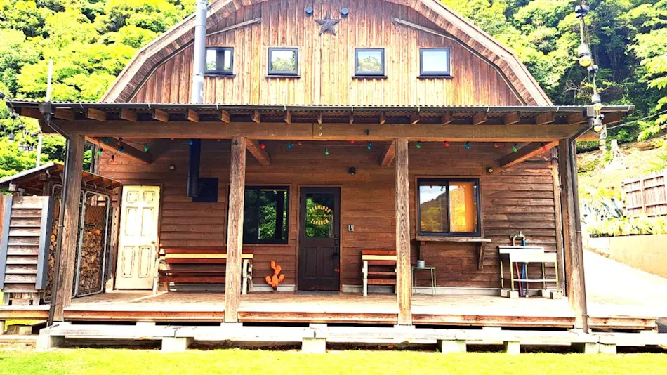 Cottage Flamingo