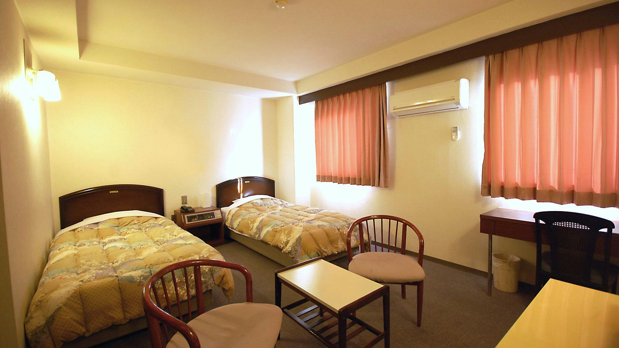 Purple Hotel Futsukaichi