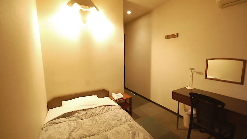 Purple Hotel Futsukaichi