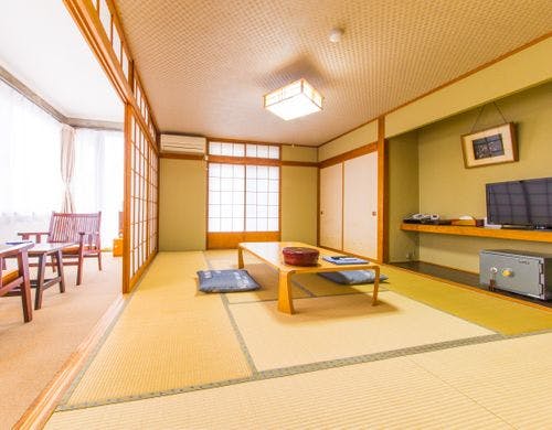 【和室10畳+広縁+踏込（2～5名様）】