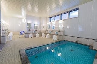 ห้องอาบน้ำรวม (สามารถใช้ได้ในกรณีที่เป็นกลุ่มตั้งแต่ 15 ท่านขึ้นไป)