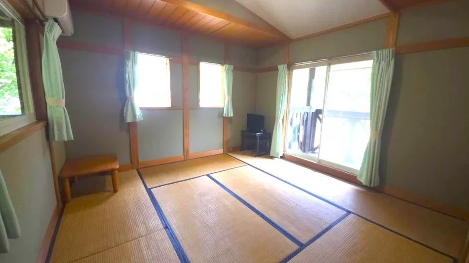 Shikagatsubo Camp Field