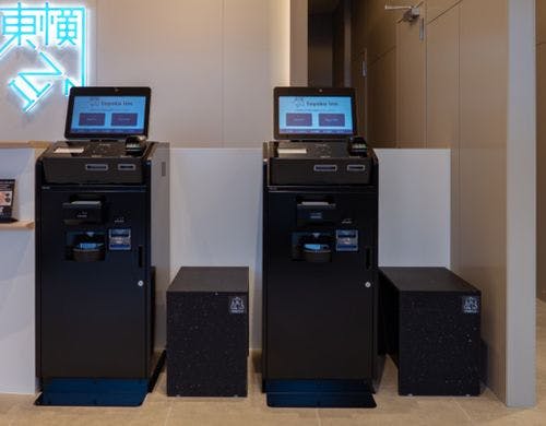 自動チェックイン機