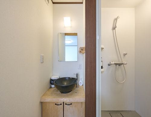 2階：洋室シャワールーム