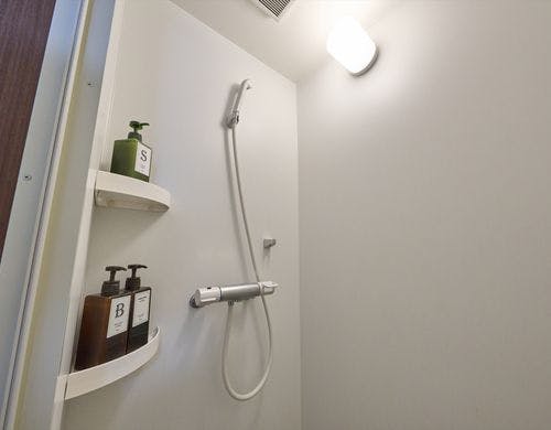 2階：洋室シャワールーム