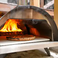 เตาอบพิซซ่าแบบดั้งเดิมที่สามารถทำความร้อนได้สูงถึง 400 องศา