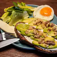 Caprese Alpukat